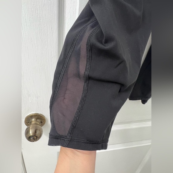 Lululemon Train Times Crop (17") Black (Size 6) - Picture 10 of 10